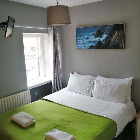 An File Economy Rooms 韦斯特波特 外观 照片