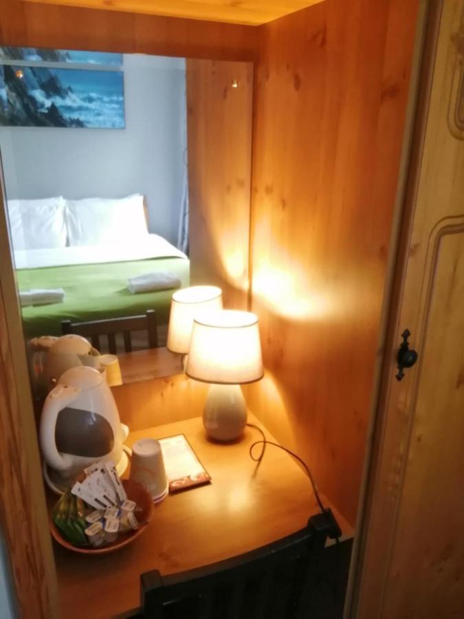 An File Economy Rooms 韦斯特波特 外观 照片
